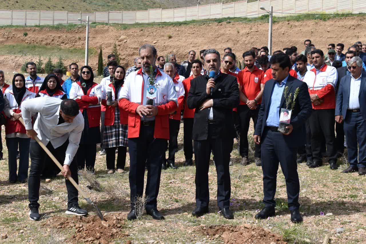 گرامی‌داشت میلاد رهبر شهید و روز ارتش با پویش سراسری «سرو ایران» در لرستان