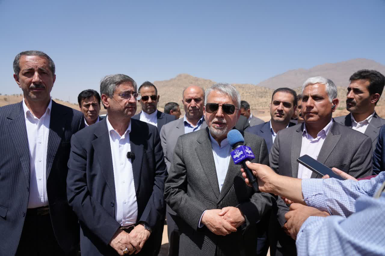 کلنگ زنی دو واحد تولید کود کلات آهن و نیترات کلسیم در لرستان
